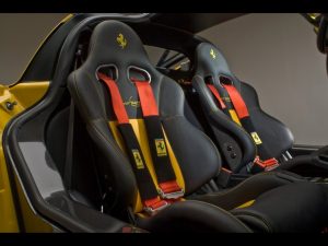 Kiek saugūs ir efektyvus naujoviški Ferrari saugos diržai?