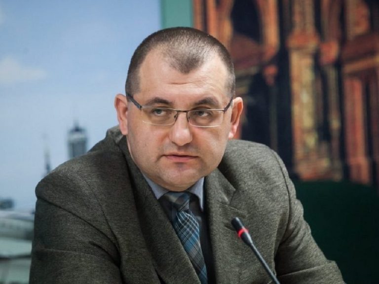 Tarnybine padėtimi besinaudojantis V. Kasiulevičius